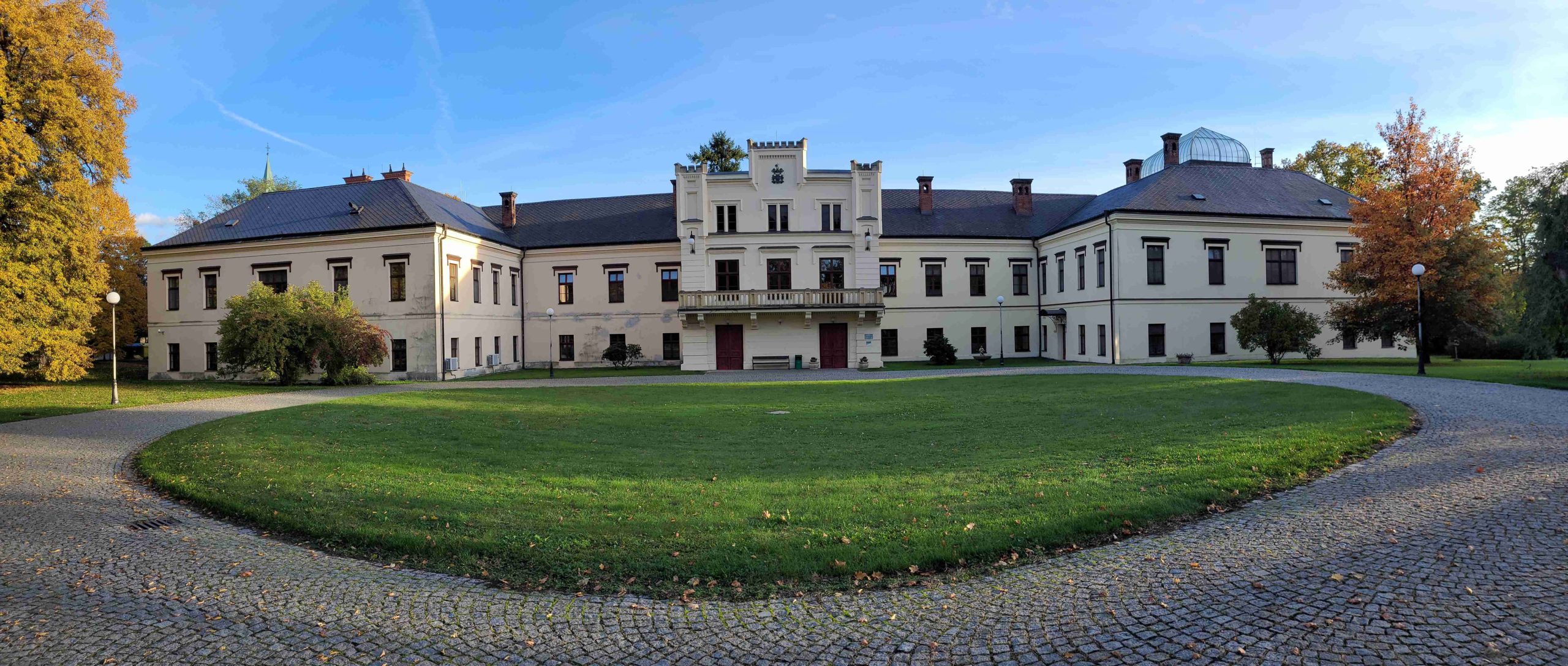 Zámek Dolní Životice